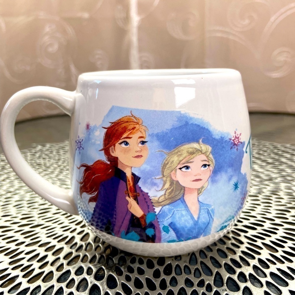 Disney 2019 Frozen Elsa and Anna Ceramic Mug